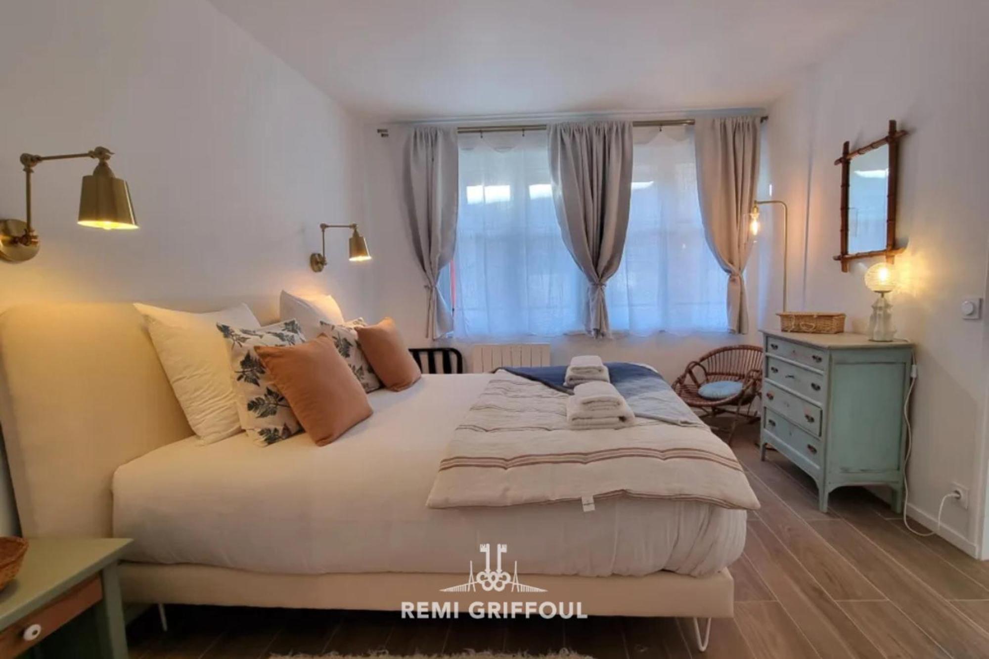 La Symphonie Elevator Honfleur City Center 2 Guests المظهر الخارجي الصورة